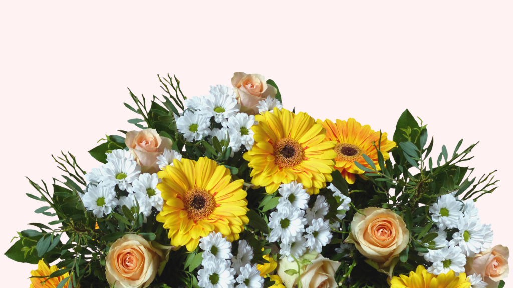 Un mazzo di fiori con rose e gerbere per San Valentino